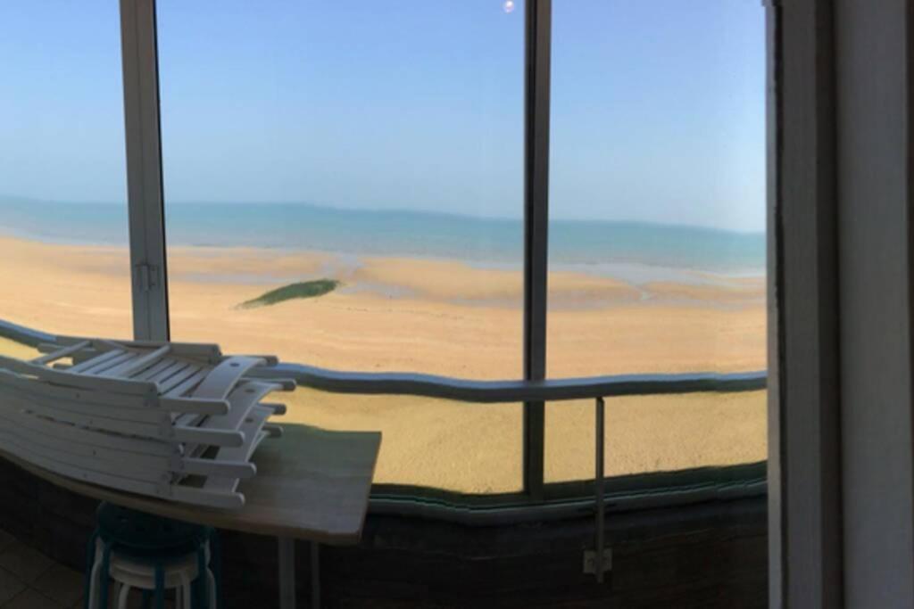 Appartement T2 Avec Vue Sur Mer Directe ! Courseulles-sur-Mer Exterior foto